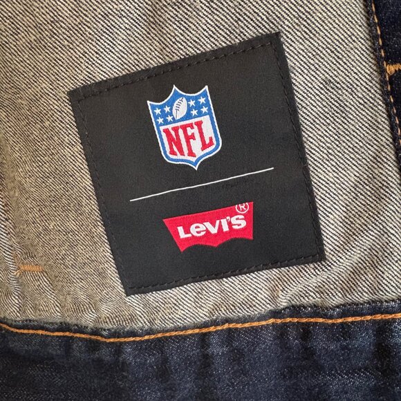 NWOT Levis NFL Carolina Panthers Denim Trucker Jacket Special Edition Size Small - Picture 9 of 13